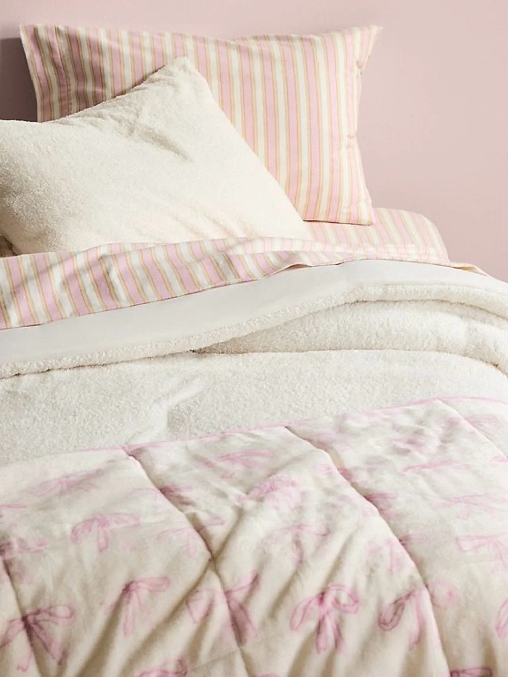 Cuddl Duds Cozy Soft Throw Blanket Quilted silky ivory pink bows girls bedding